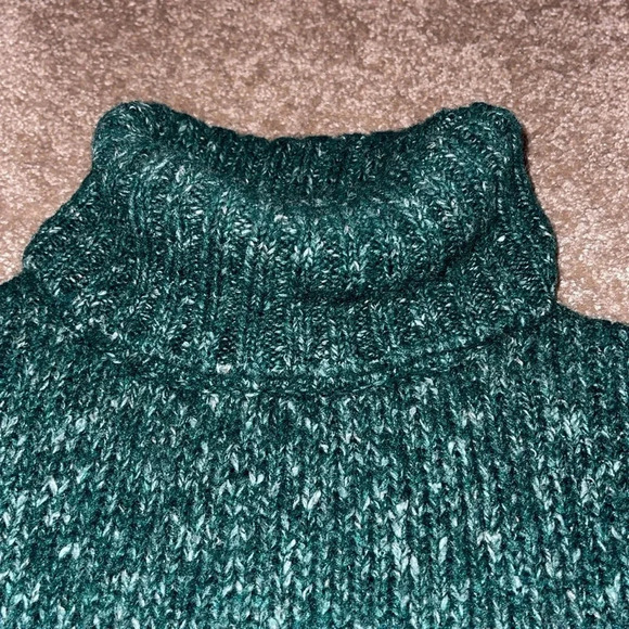 L.L. Bean Women’s Wool Blend Turtleneck Sweater - Size Small.  FF - Picture 4 of 5